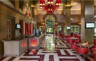 cornelia GENIESSEN SIE IHR GOLFERLEBNIS MIT ALL-INCLUSIVE-PRIVILEGIEN